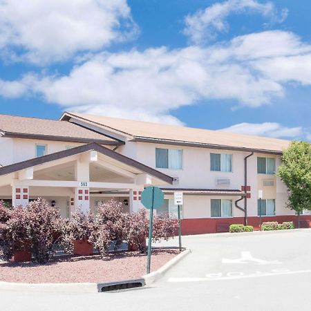 Super 8 By Wyndham Middletown Motel Buitenkant foto