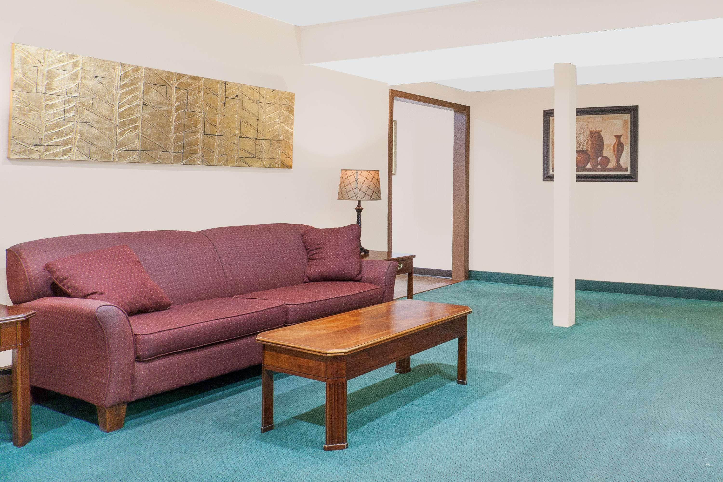 Super 8 By Wyndham Middletown Motel Buitenkant foto
