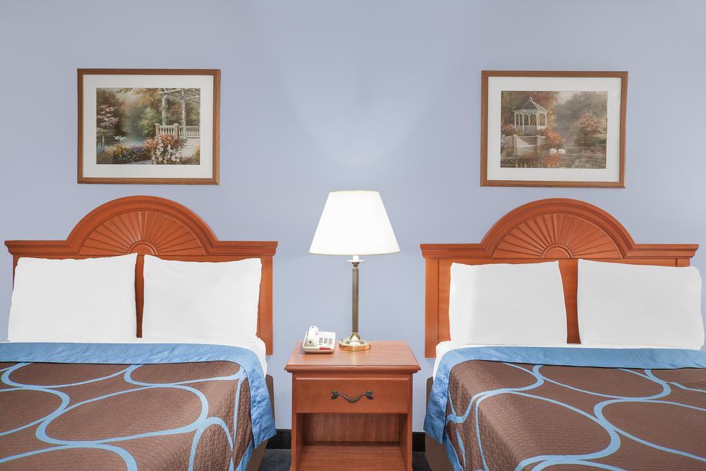 Super 8 By Wyndham Middletown Motel Buitenkant foto